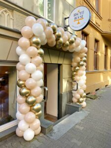 Brama Balonowa na Grand Opening – Dekoracje na Zamówienie