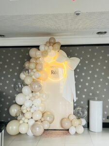 Elegancka Ścianka z kokardą