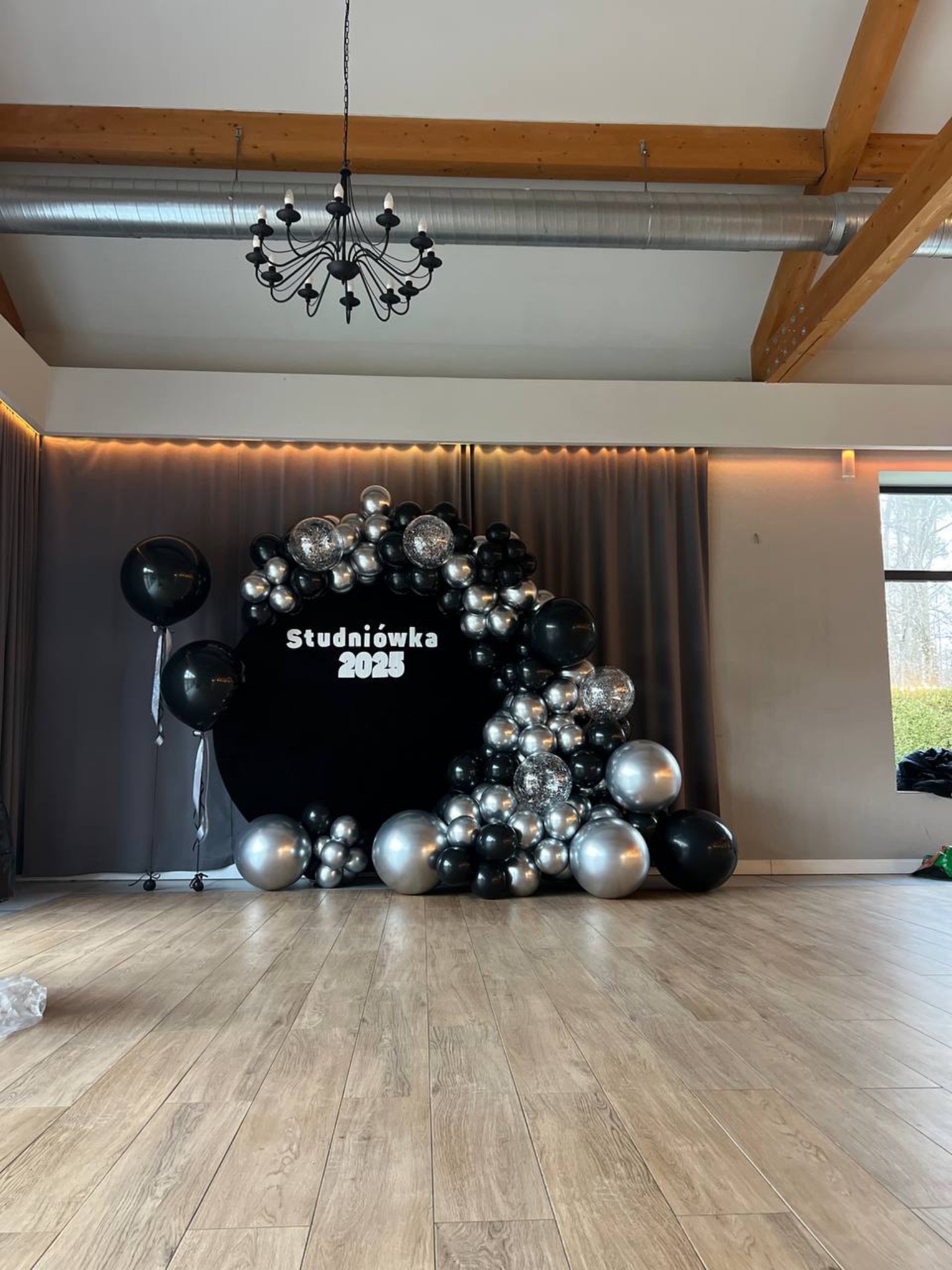 Ścianka na studniówkę