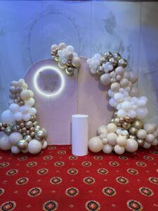 Ścianka balonowa komunijna – idealne tło do zdjęć